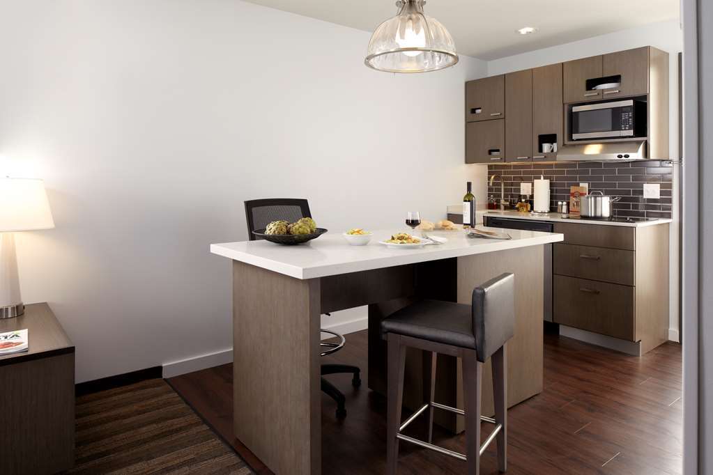 Hyatt House / Downtown 3* Portland